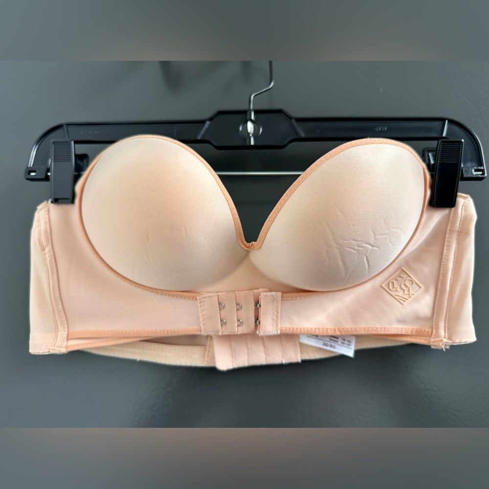 O2: strapless Magic push up bra 36B